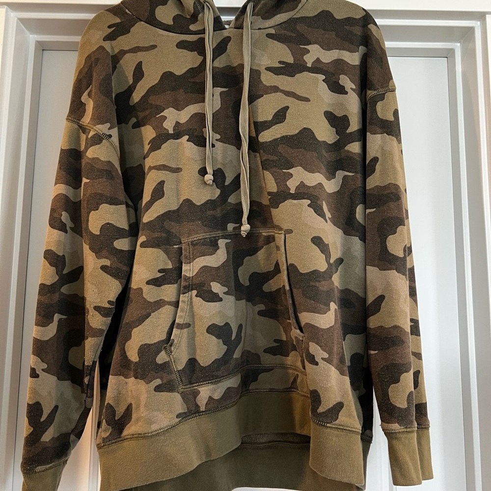American Eagle Camo Sweatshirt